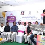 کتاب انسان کی شخصیت کو سنوارتی ہے: ضلع کلکٹر راہل کرڈیلے